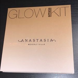 NEVER USED Anastasia Glow Kit : sun dipped